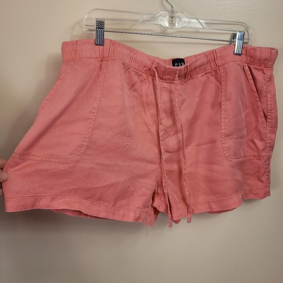 Gap pink shorts size xl - Picture 2 of 9